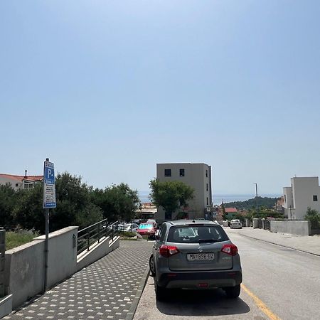 Apartment Lucija - Cozy Flat In The City Center With A Sea View & Parking Makarska Kültér fotó