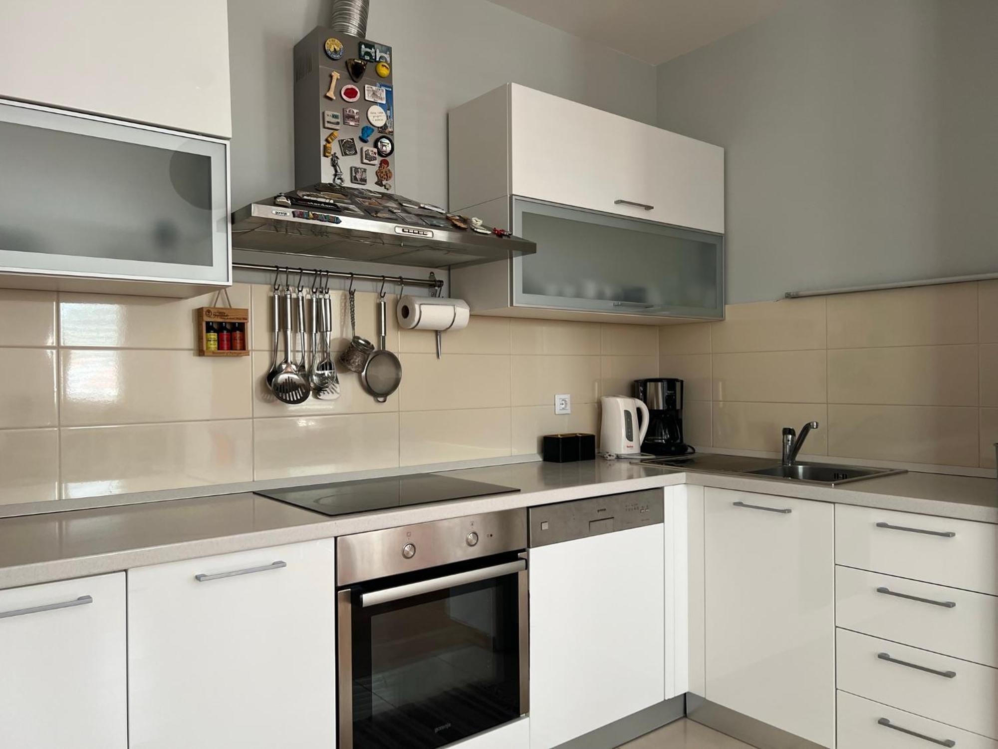 Apartment Lucija - Cozy Flat In The City Center With A Sea View & Parking Makarska Kültér fotó