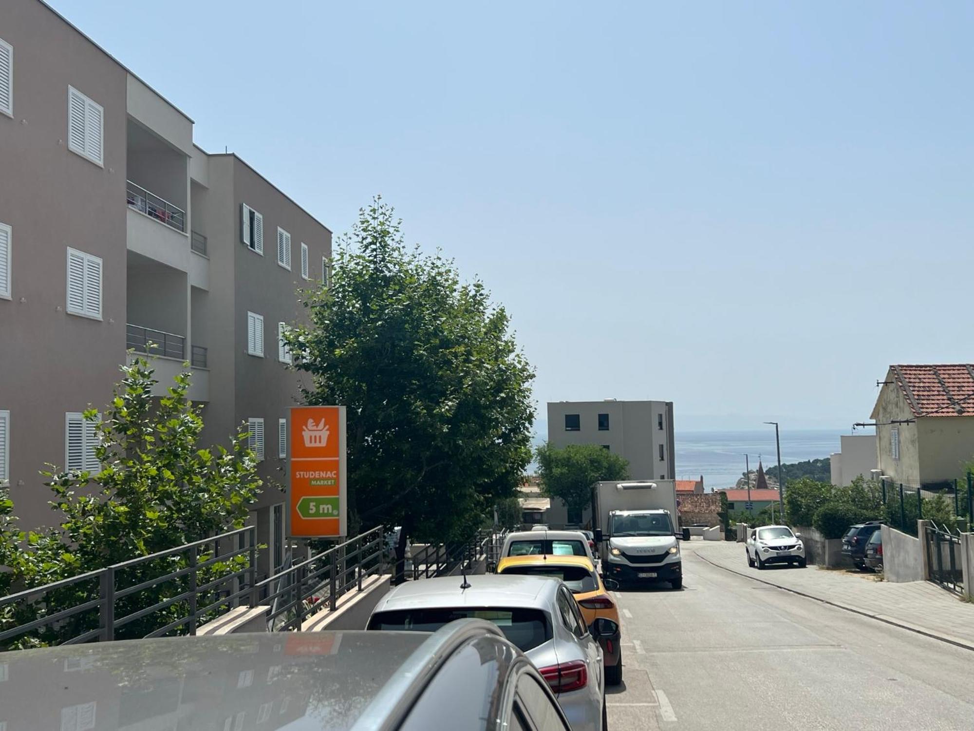 Apartment Lucija - Cozy Flat In The City Center With A Sea View & Parking Makarska Kültér fotó