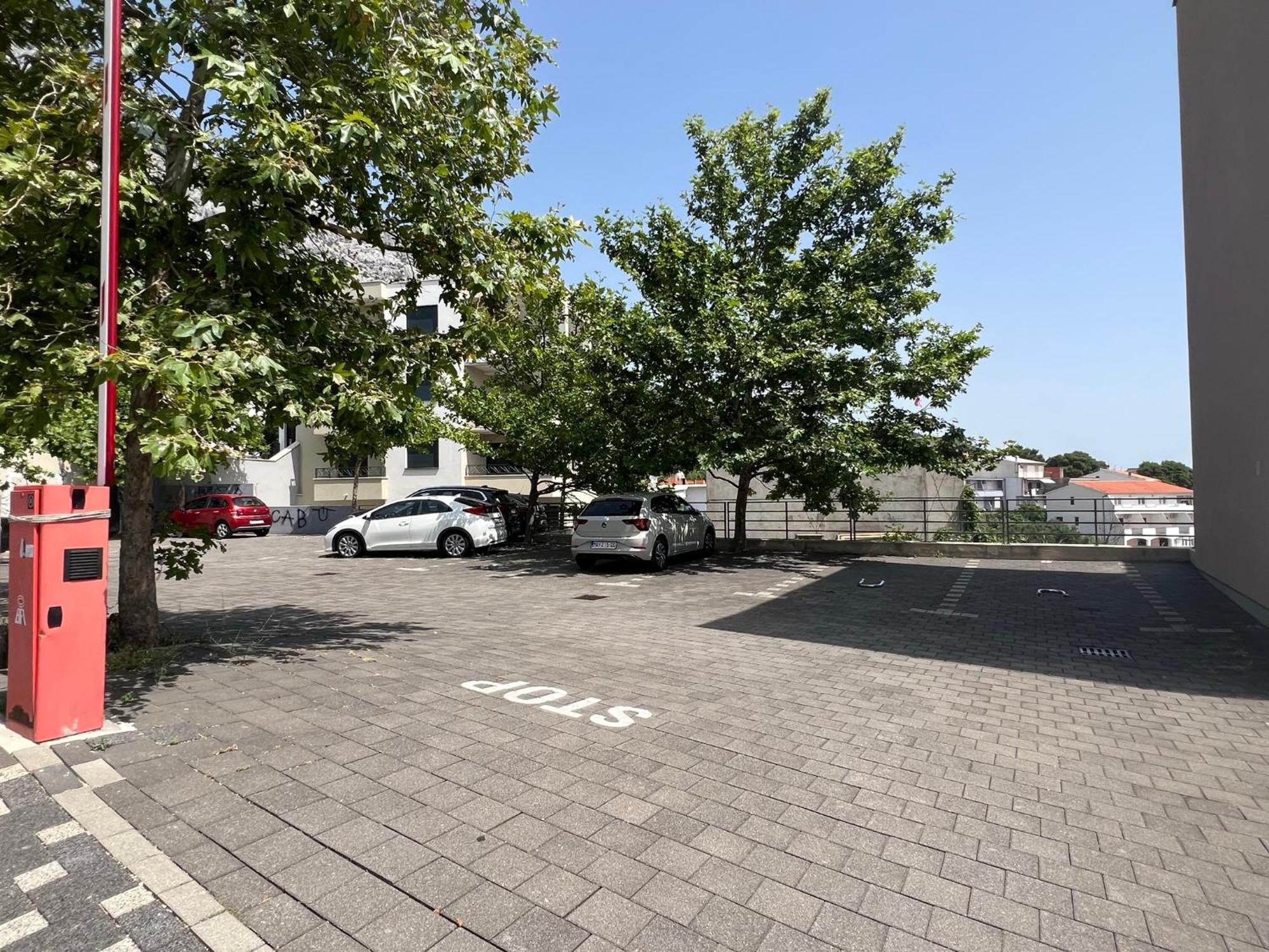 Apartment Lucija - Cozy Flat In The City Center With A Sea View & Parking Makarska Kültér fotó