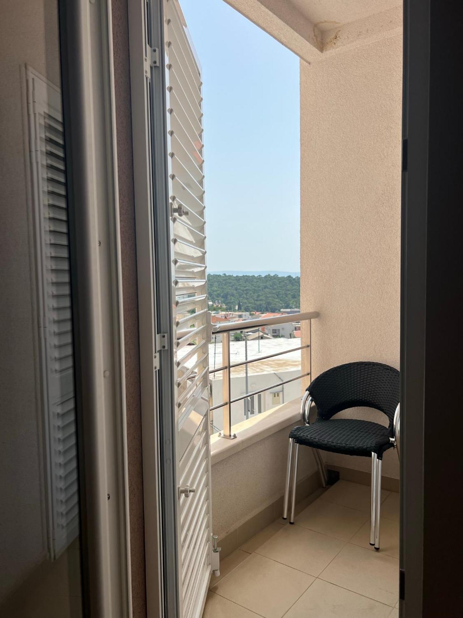Apartment Lucija - Cozy Flat In The City Center With A Sea View & Parking Makarska Kültér fotó