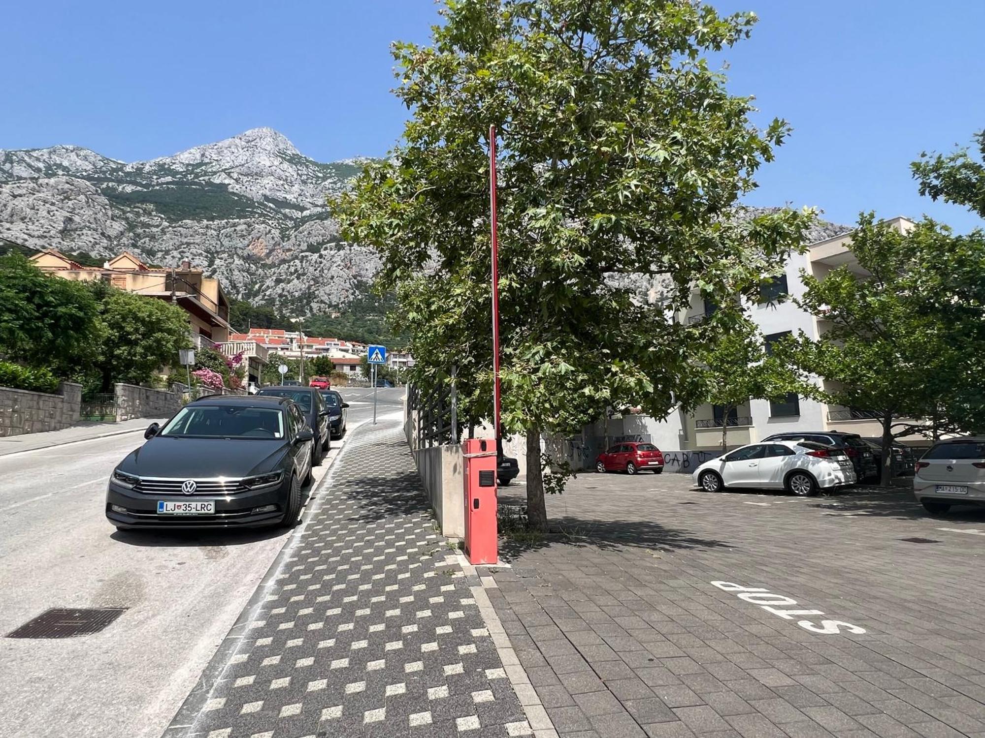 Apartment Lucija - Cozy Flat In The City Center With A Sea View & Parking Makarska Kültér fotó