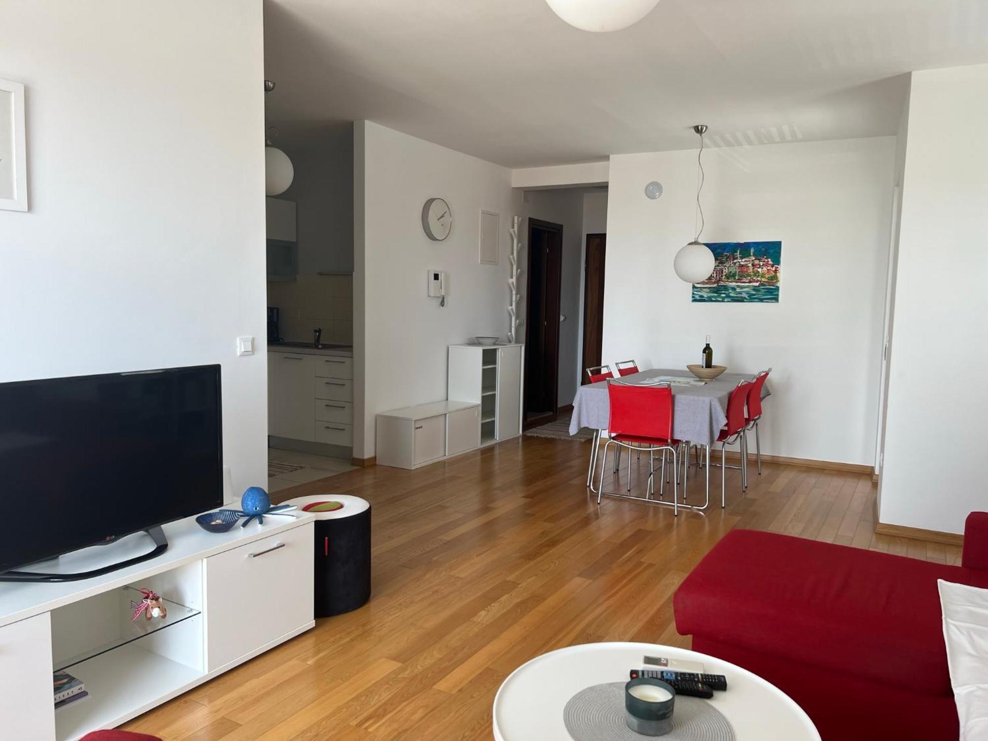 Apartment Lucija - Cozy Flat In The City Center With A Sea View & Parking Makarska Kültér fotó